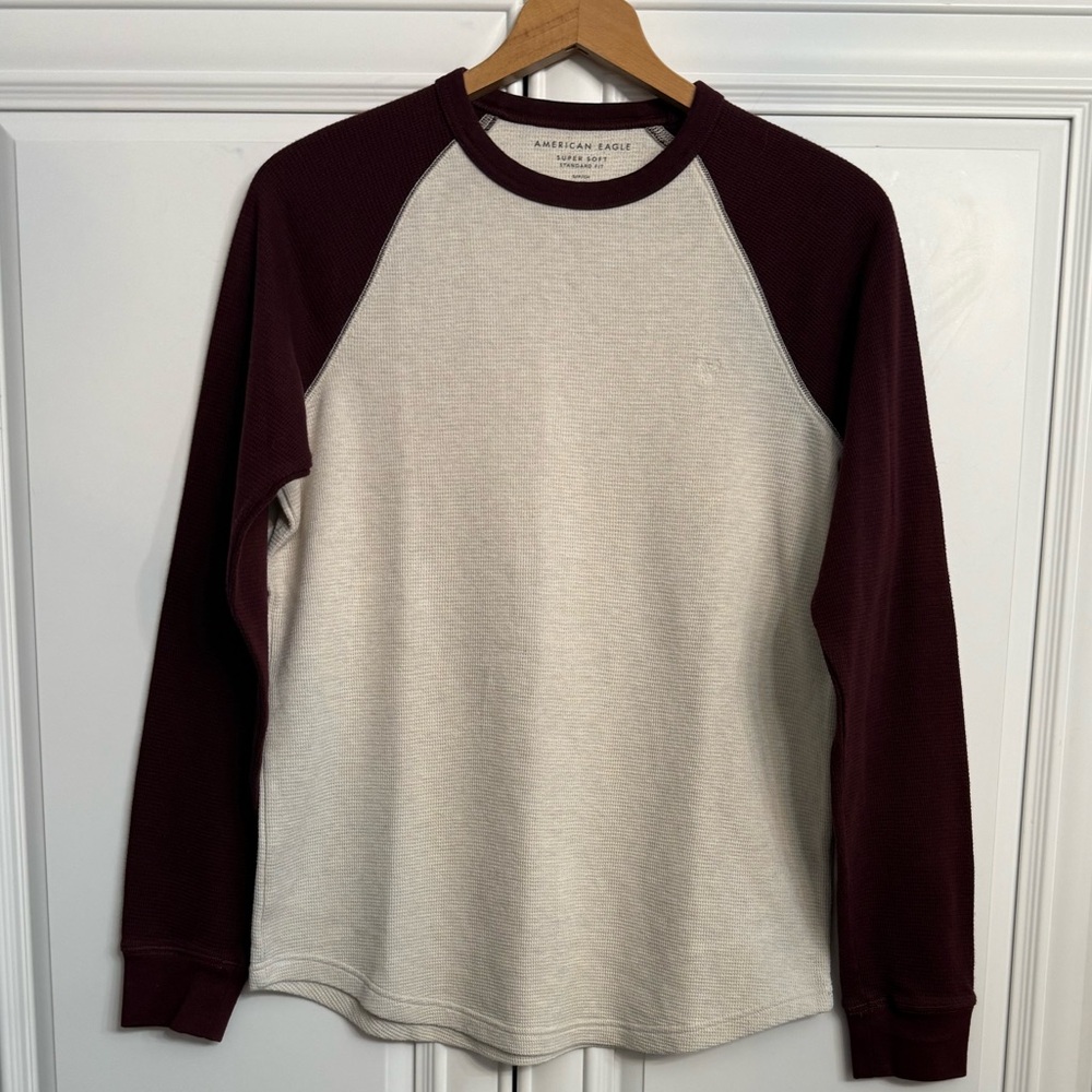 AEO Men's Small Super Soft Thermal Raglan Long Sleeve T- Shirt Cream/Burgundy